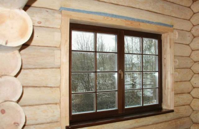 В чем преимущества деревянных окон для дачи