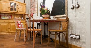 Ретро электрика под старину в современном деревянном доме