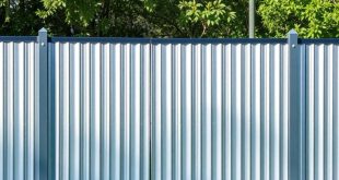 Заборы из профнастила: как выбрать, чтобы служил долго и радовал глаз